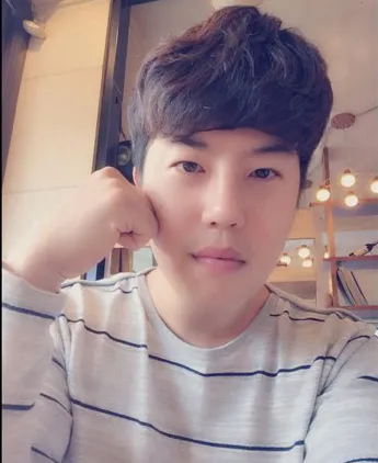 こんにちは。目と鼻の手術をしたキム・ウビンです。