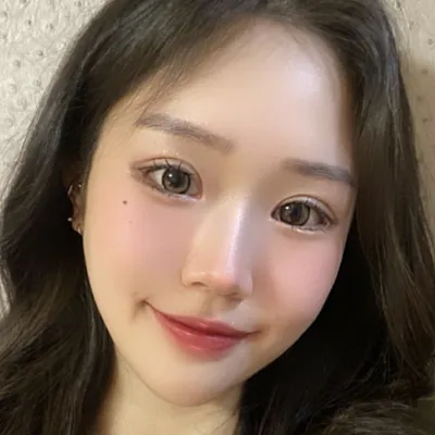 重苦しい目元から二重手術に成功しました